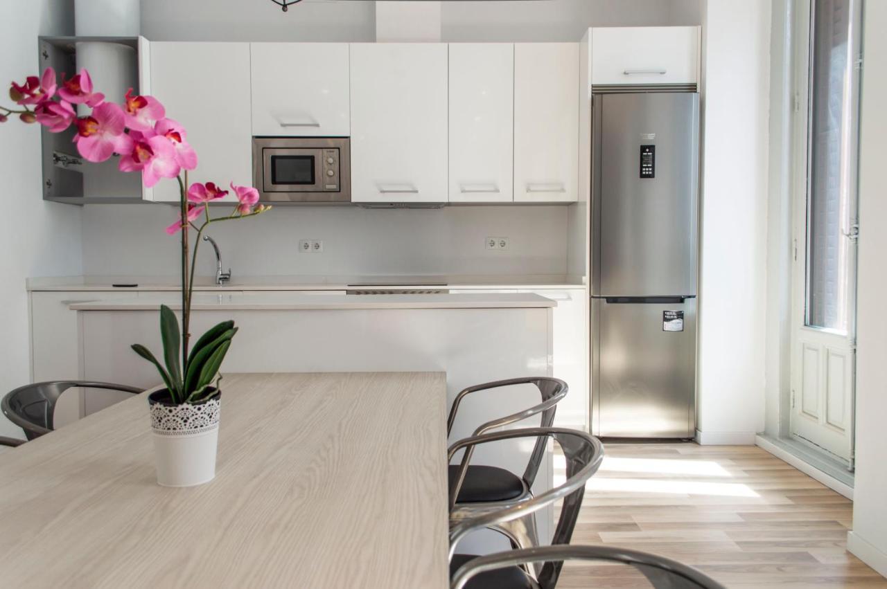 For You Rentals New Design Apartment Temporal Puerta Del Sol Pre10C Madrid Exterior foto